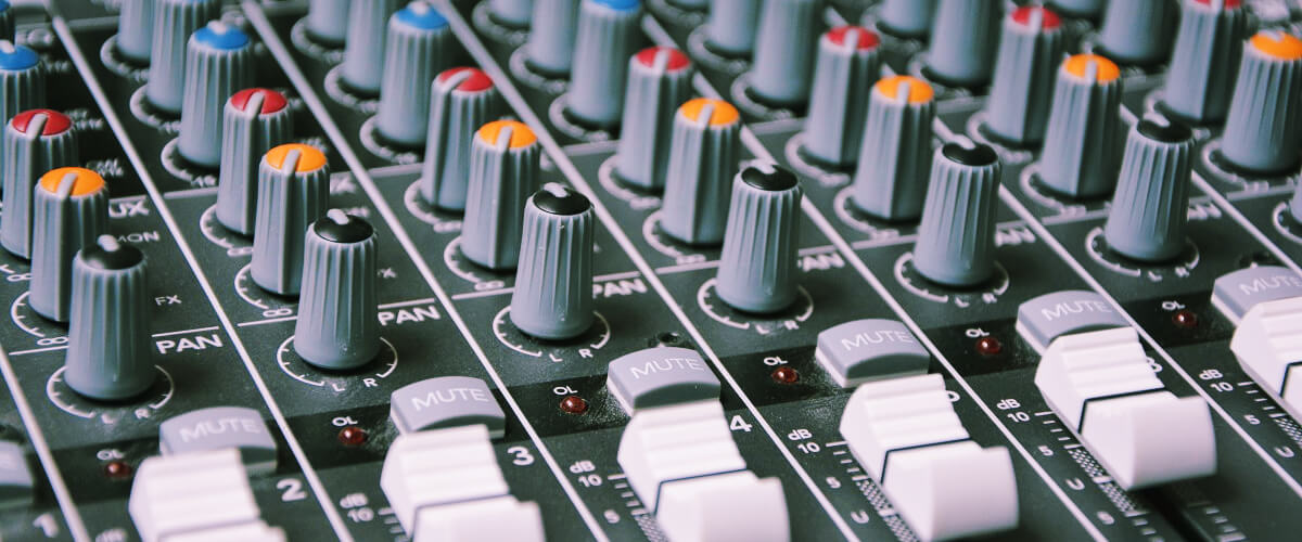 understanding powered mixers